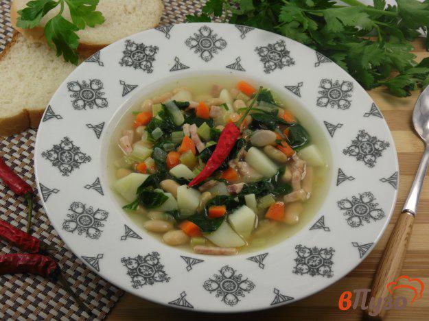 фото рецепта: Суп фасолевый с ветчиной и шпинатом