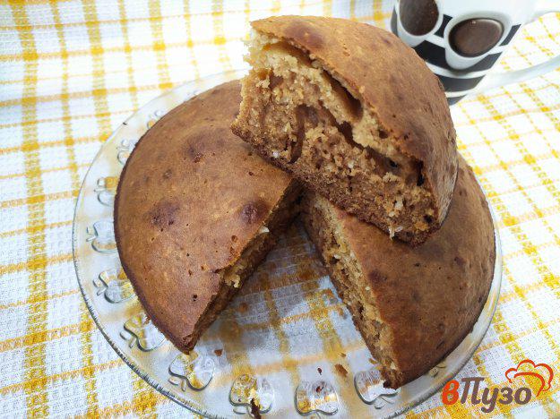 фото рецепта: Медовый пирог с кокосовой стружкой