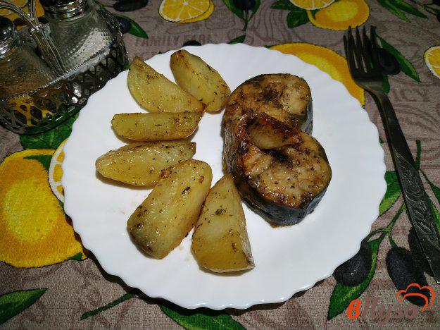фото рецепта: Скумбрия запечённая с картофелем под соусом терияки