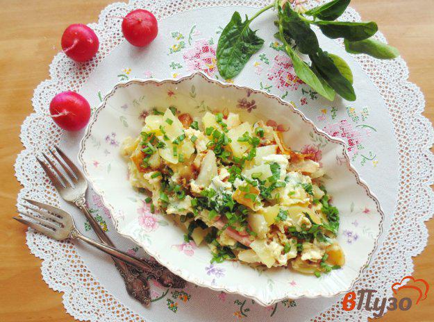 фото рецепта: Картофель с яйцами и шпинатом