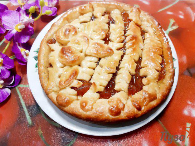 фото рецепта: Пирог с вареньем из персиков