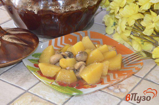 фото рецепта: Постный картофель с шампиньонами в горшочке