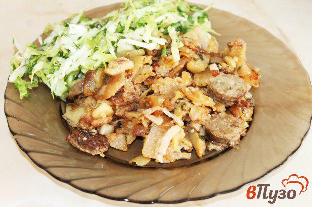 фото рецепта: Жареный картофель с луком и домашней колбасой
