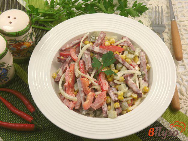 фото рецепта: Салат с колбасой и перцем