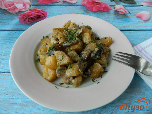 фото рецепта: Картофель со свининой и грибами запечённый в рукаве