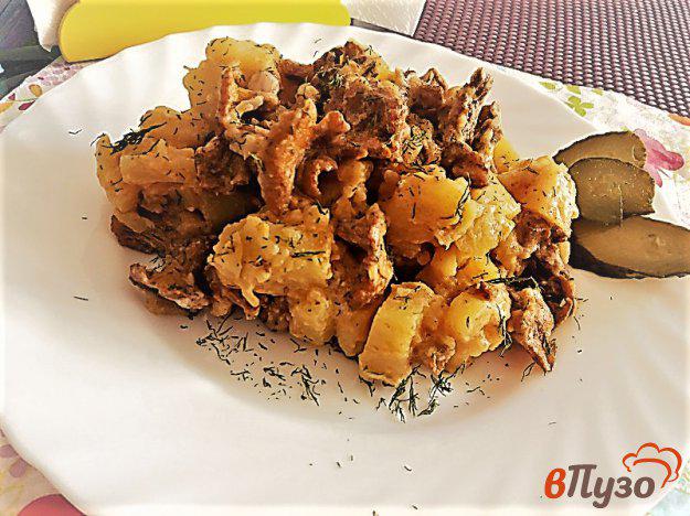 фото рецепта: Тушеный картофель с лисичками в сметане