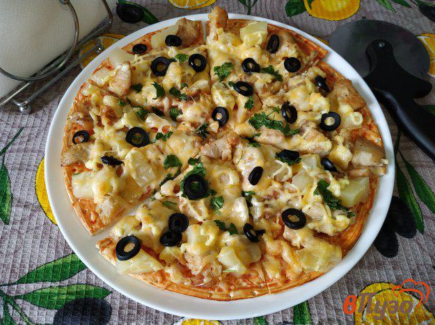 фото рецепта: Пицца с куриным филе и ананасами