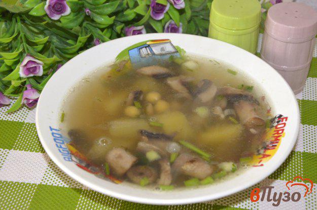 фото рецепта: Постный грибной суп с сельдереем и нутом