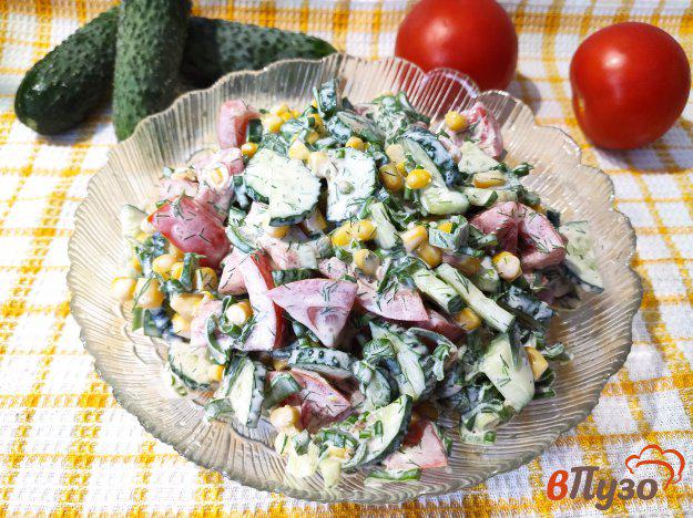 фото рецепта: Овощной салат с консервированной кукурузой