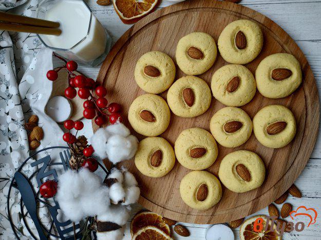 фото рецепта: Кукурузное печенье с миндалем