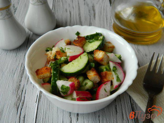 фото рецепта: Овощной салат с сухариками