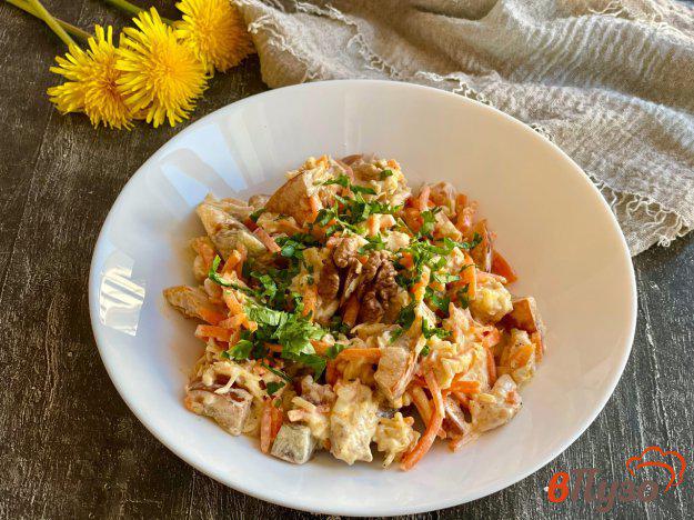 фото рецепта: Салат с курицей и морковью по-корейски