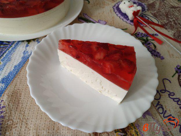 фото рецепта: Творожно желейный торт без выпечки