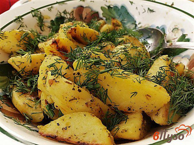 фото рецепта: Запеченный картофель по-деревенски с укропом