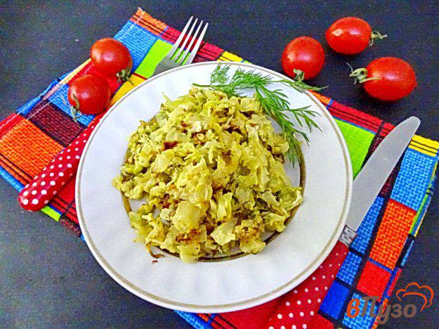 фото рецепта: Молодая капуста жареная с яйцом и сыром