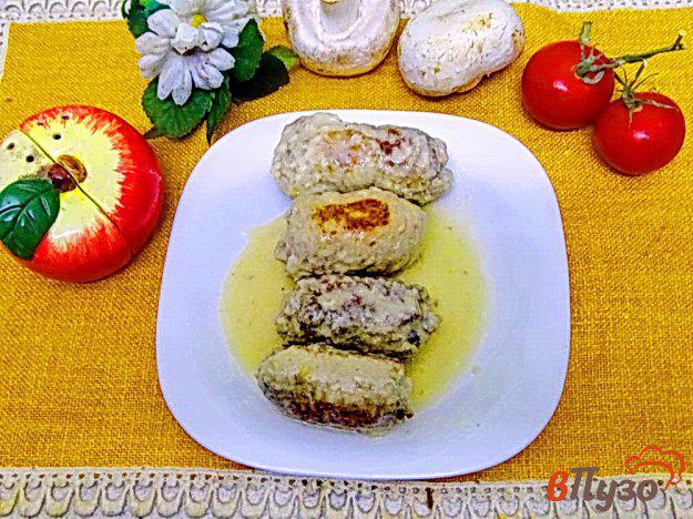 фото рецепта: Крученики с грибами в сметанном соусе