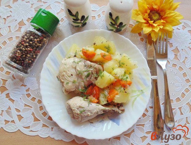 фото рецепта: Тушеная курица с кабачком и картофелем
