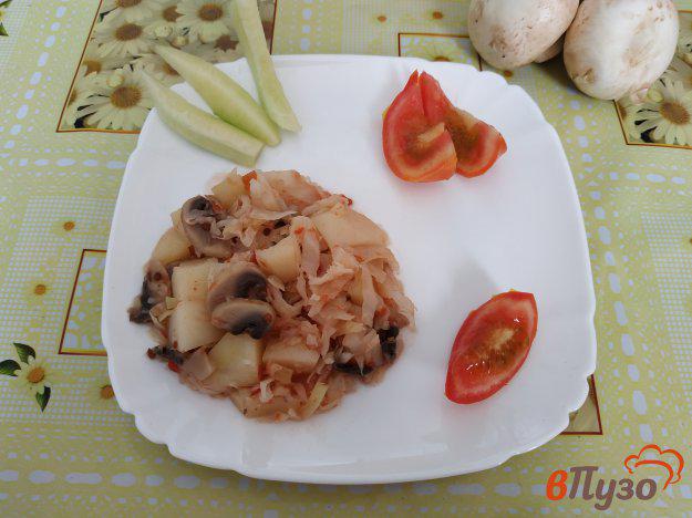 фото рецепта: Тушёный картофель с овощами и грибами