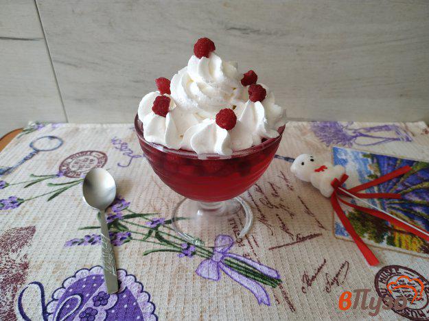 фото рецепта: Желейный десерт с ягодами малины
