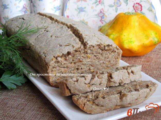 фото рецепта: Цельнозерновой хлеб с семечками
