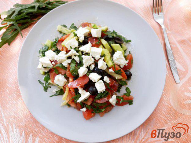 фото рецепта: Салат овощной с фетой и рукколой