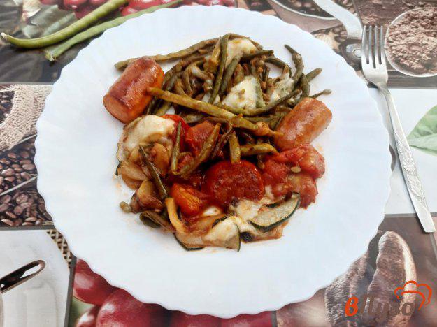 фото рецепта: Спаржевая фасоль с цуккини и помидорами под моцареллой