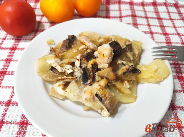 фото рецепта: Запеканка из картофеля с курицей и грибами