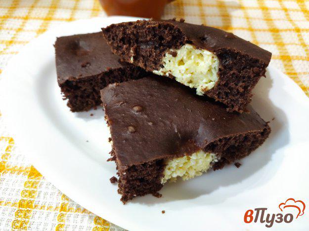 фото рецепта: Шоколадный пирог с творожными шариками
