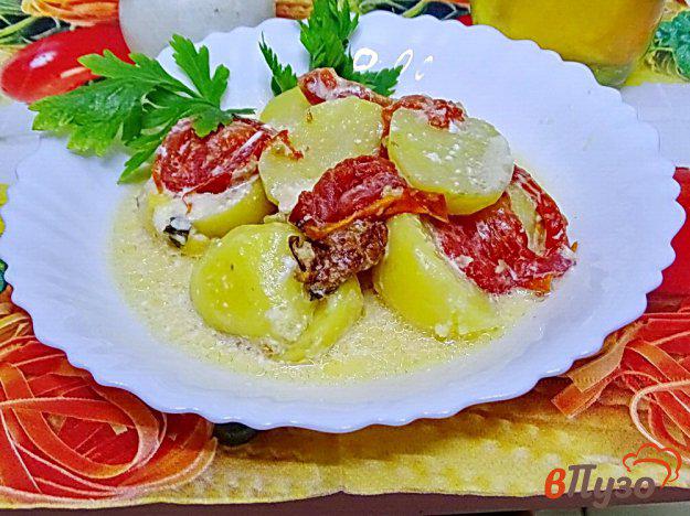 фото рецепта: Картофель с моцареллой и базиликом в духовке