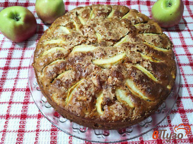 фото рецепта: Шарлотка с яблоками и грушами