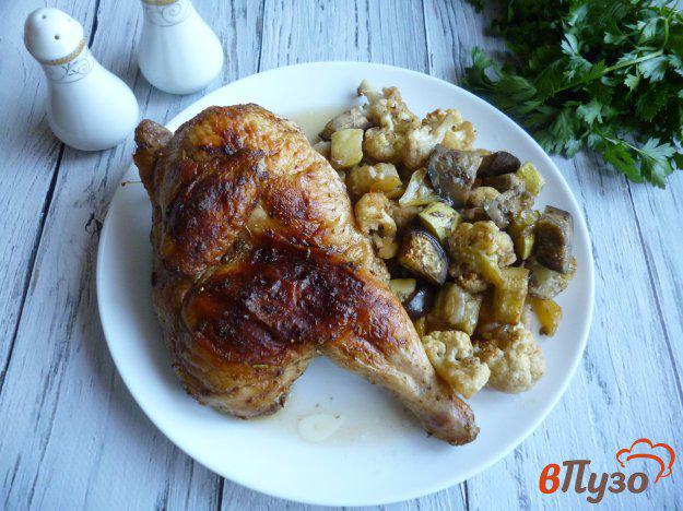 фото рецепта: Цыпленок запеченный в духовке с овощами