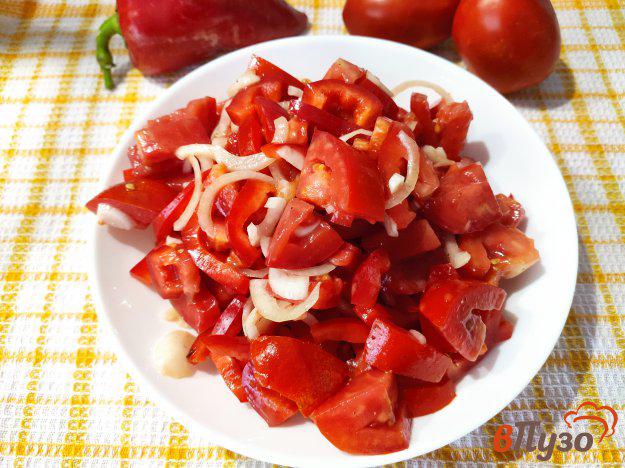 фото рецепта: Салат из помидоров с перцем и луком