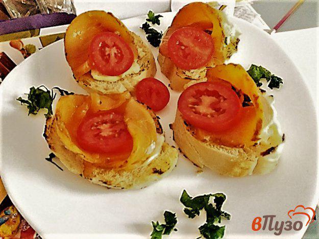 фото рецепта: Бутерброды с лососем и помидорами