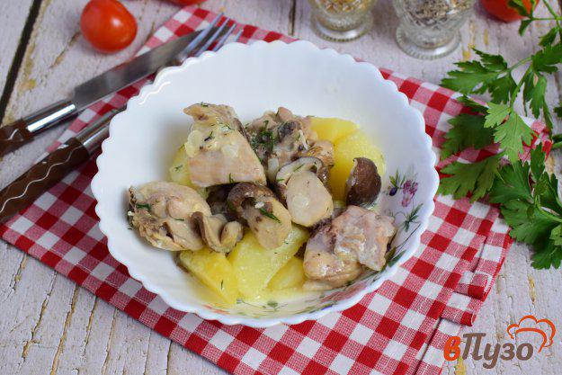 фото рецепта: Курица с грибами и картошкой в сливках