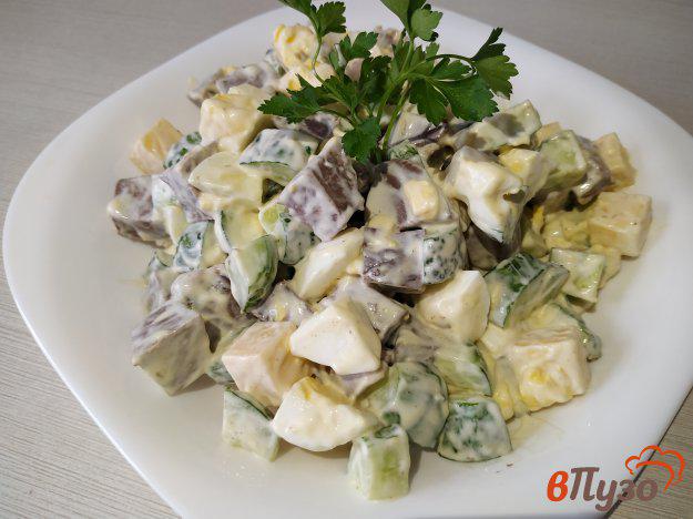 фото рецепта: Салат из говяжьего сердца сыра и свежего огурца