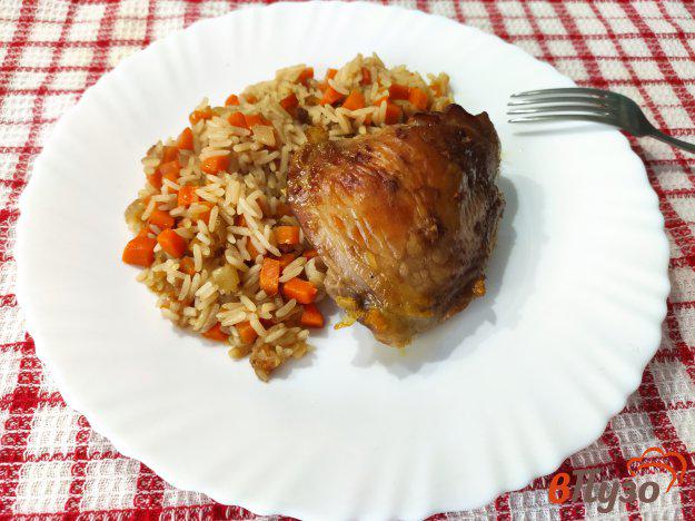 фото рецепта: Куриные бедра с рисом и овощами