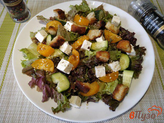 фото рецепта: Греческий салат с желтыми помидорами