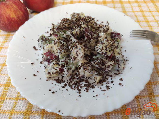 фото рецепта: Фруктовый салат с семенами чиа и шоколадом