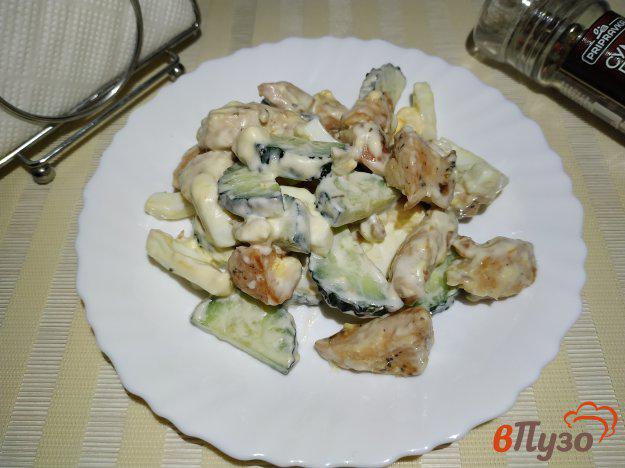 фото рецепта: Салат с куриного филе яиц и огурцов