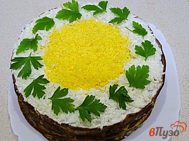 фото рецепта: Печёночный торт с луком морковью и яйцом