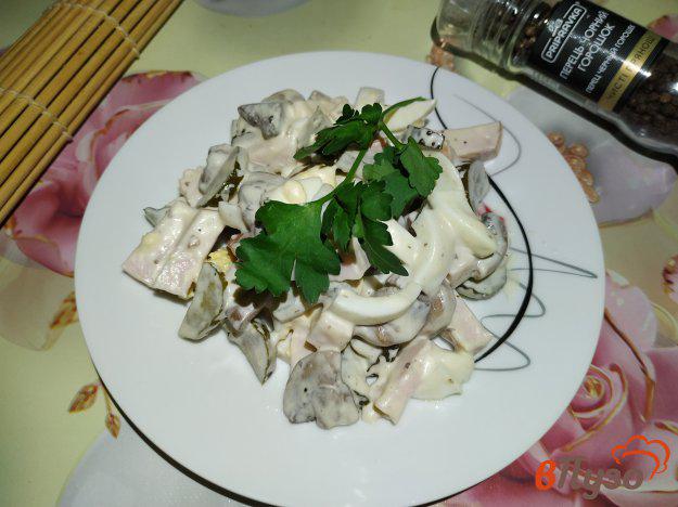 фото рецепта: Салат с ветчиной и грибами