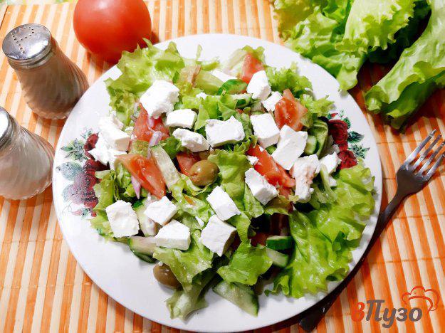 фото рецепта: Салат из овощей с фетой и лаймовой заправкой