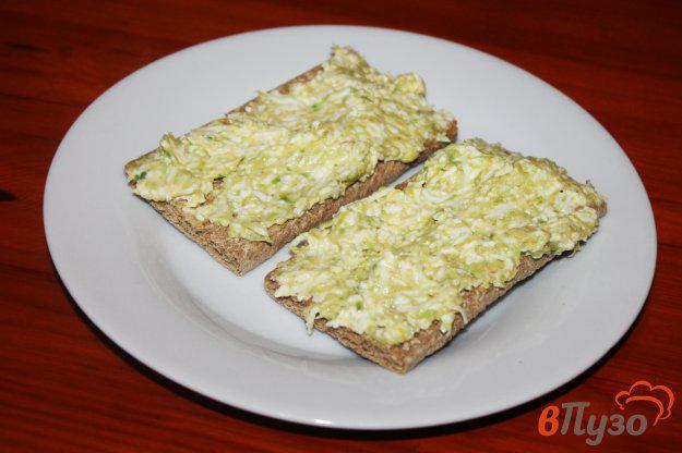 фото рецепта: Бутербродная намазка из авокадо сыра и яиц