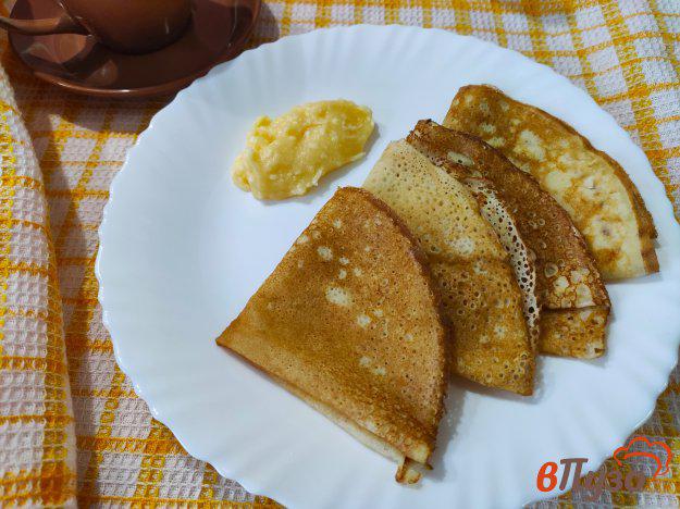 фото рецепта: Тонкие блинчики с медово масляным соусом