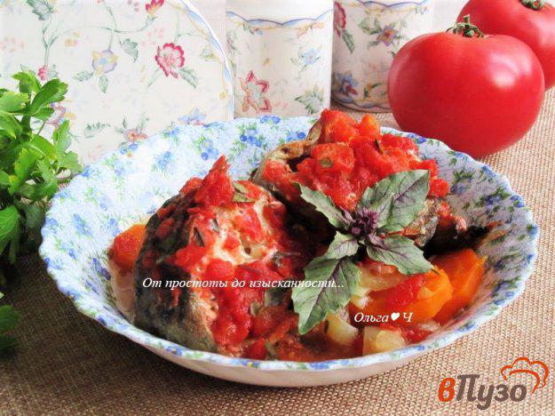 фото рецепта: Минтай в томатном соусе с базиликом