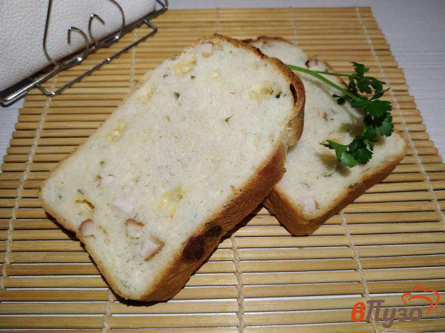 фото рецепта: Хлеб с ветчиной сыром и зеленью