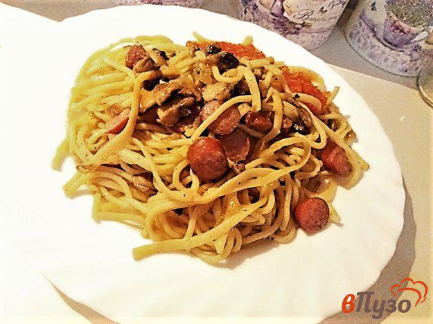 фото рецепта: Спагетти с охотничьими колбасками и шампиньонами