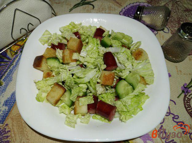 фото рецепта: Салат с пекинской капустой и охотничьими колбасками
