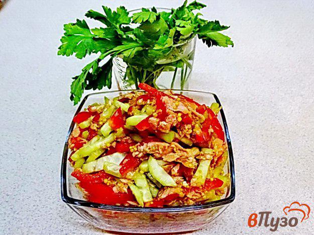 фото рецепта: Салат с тунцом огурцом и перцем