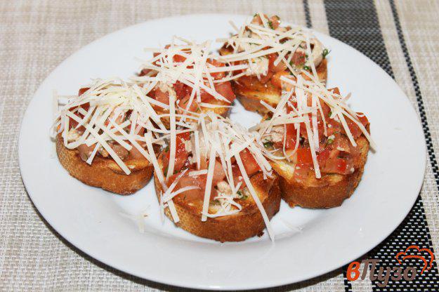 фото рецепта: Бутерброды с печенью трески и помидорами